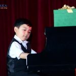 Piano là một nhạc cụ không dễ để làm chủ, ngay cả với những người yêu piano say đắm cũng phải mất nhiều năm trời để luyện tập. Với Evan Le..