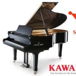 Đàn piano cơ Shigeru Kawai SK-5 với uy lực và kiểu dáng đáng hài lòng sẽ tô điểm cho một loạt địa điểm biểu diễn chuyên nghiệp, từ các studio cho đến các không gian độc tấu thân mật.